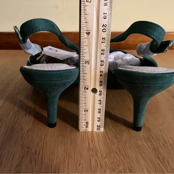 New Women’s heels, pumps, slingback shoes. Greatonu brand. Green faux suede. - Picture 6 of 11